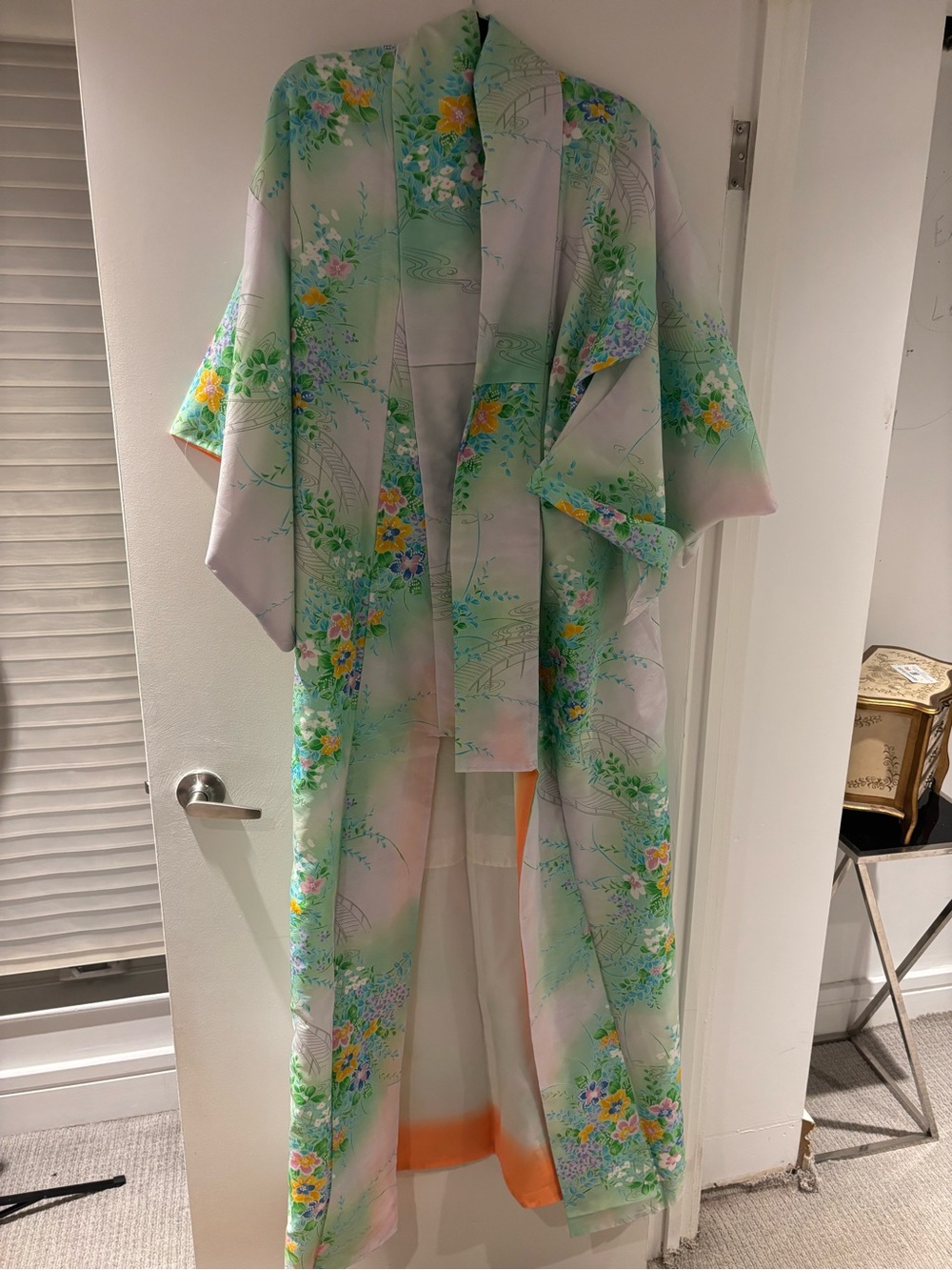 Vintage-Inspired Floral women’s Kimono Robe
